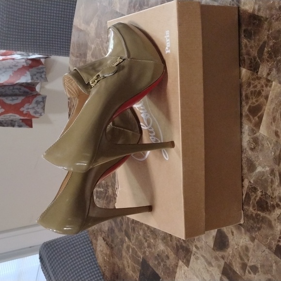 Christian Louboutin Decollete Lapono Heels - Picture 5 of 13